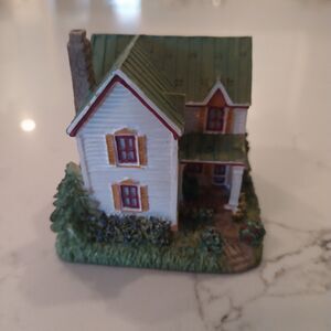 Liberty Falls Americana Village Collection The Henshaw House #AH181 -1999